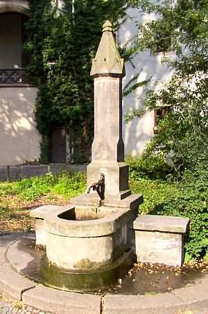 Der Röhrwasserbrunnen im Lutherhof